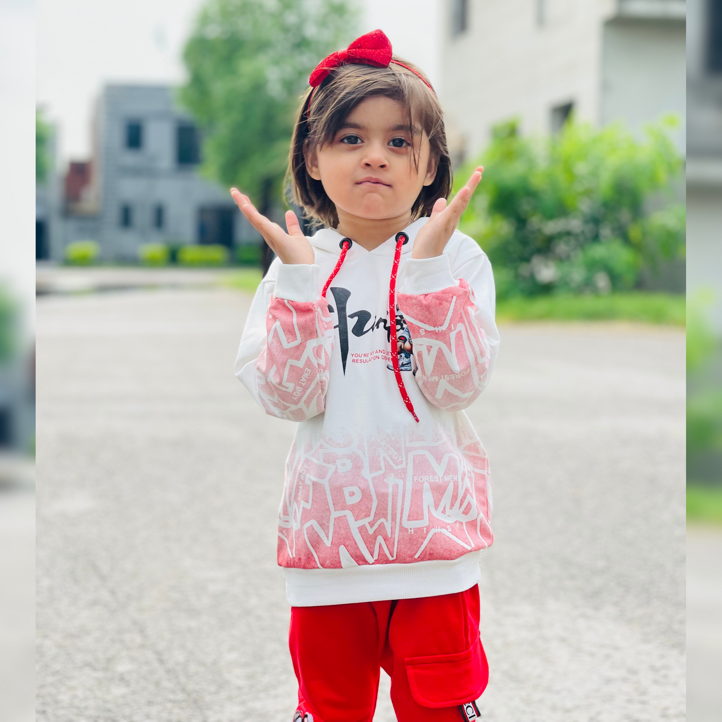 Gucci Graphic Hoodie with Matching Cargo Jogger Pants - MA9